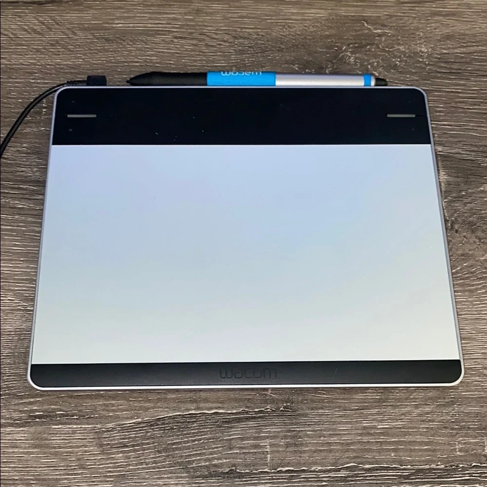 Wacom Intuos pen & touch small pen tablet